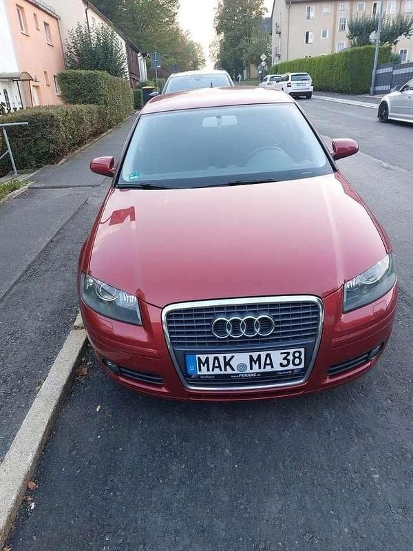 Rot Gebraucht 2007 Audi A3 Sportback Attraction Kombi | 4.990 € (Guter Preis) - Bild 1/4