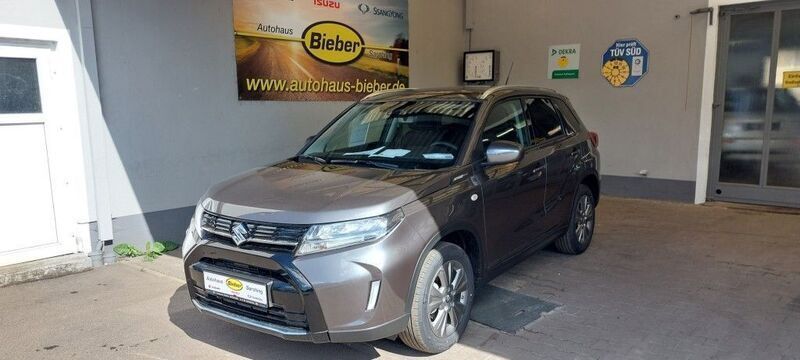 Grau Neu 2025 Suzuki Vitara Comfort SUV | 25.900 € (Fairer Preis) - Bild 1/4