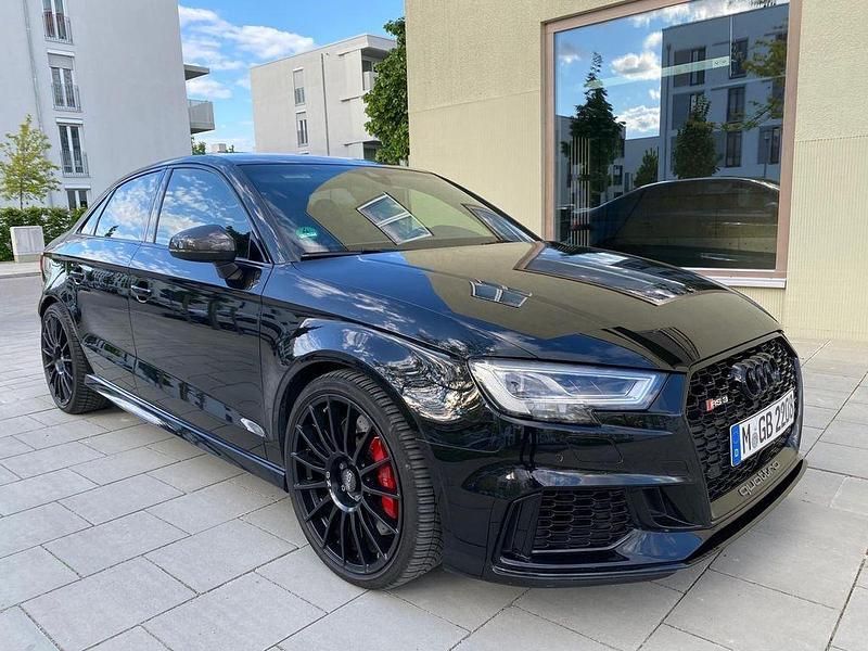 Schwarz Gebraucht 2018 Audi RS3 Sport Kleinwagen | 47.000 € (Fairer Preis) - Bild 1/3
