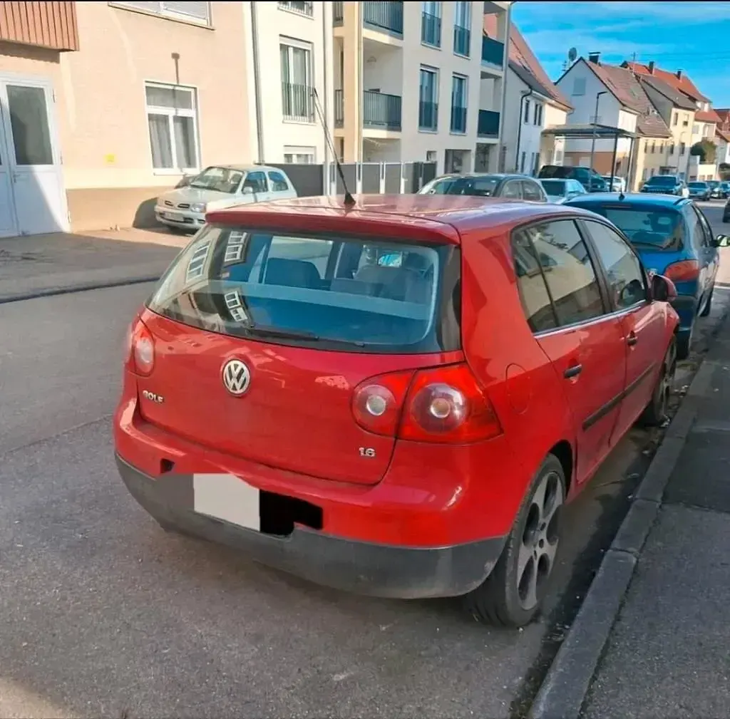 Gebraucht VW Golf V 102 PS (75 kW) 2005 Rot Kleinwagen