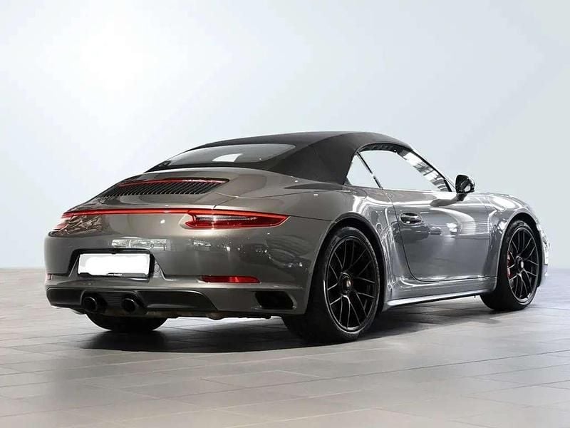 Grau Gebraucht 2018 Porsche 911 Carrera 4 GTS Cabrio | 132.000 € (Fairer Preis) - Bild 1/4