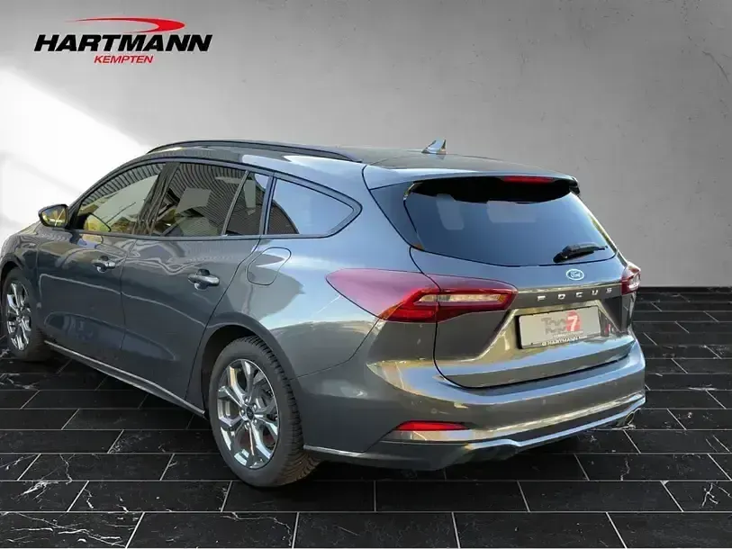 Gebraucht Ford Focus ST-Line 120 PS (88 kW) 2023 Grau Kombi