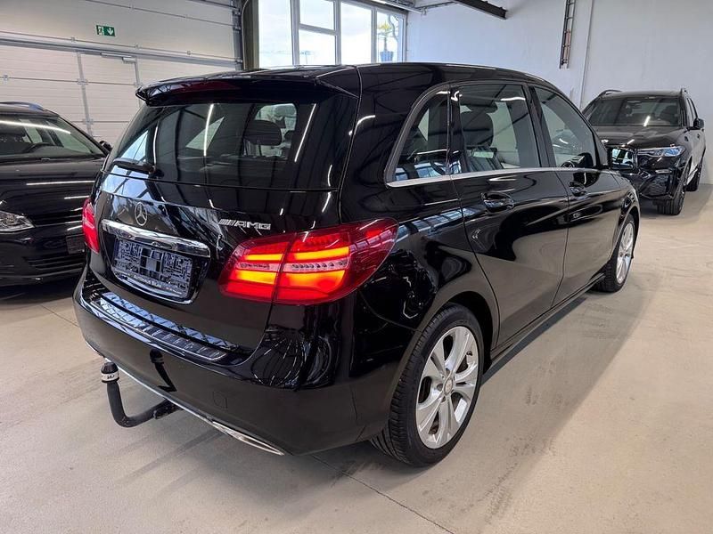 Gebraucht Mercedes B220 177 PS (130 kW) 2015 Nachtschwarz Van / Kleinbus
