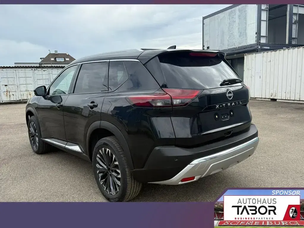 Neu Nissan X-Trail Tekna 163 PS (119 kW) 2026 Schwarz SUV