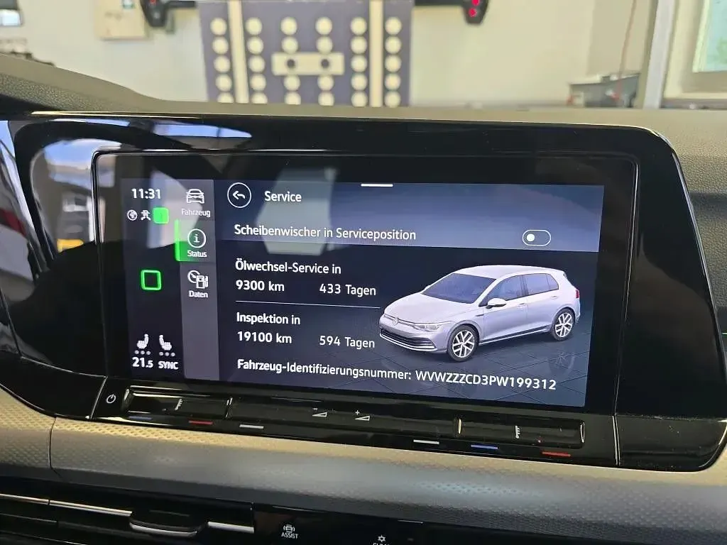 Gebraucht VW Golf VIII Move 150 PS (110 kW) 2023 Schwarz Limousine