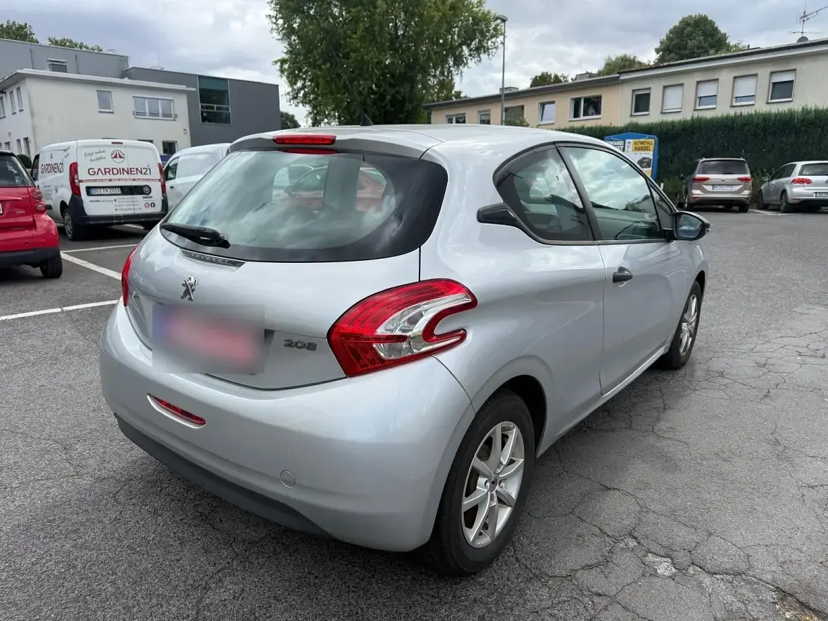 Gebraucht Peugeot 208 65 PS (47 kW) 2013 Grau Kleinwagen