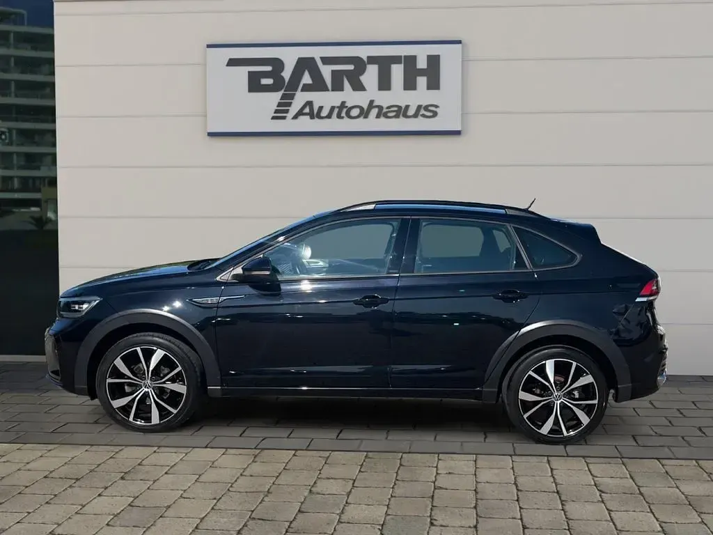 Gebraucht VW Taigo R-line 150 PS (110 kW) 2023 Black magic perleffekt (metallic) SUV
