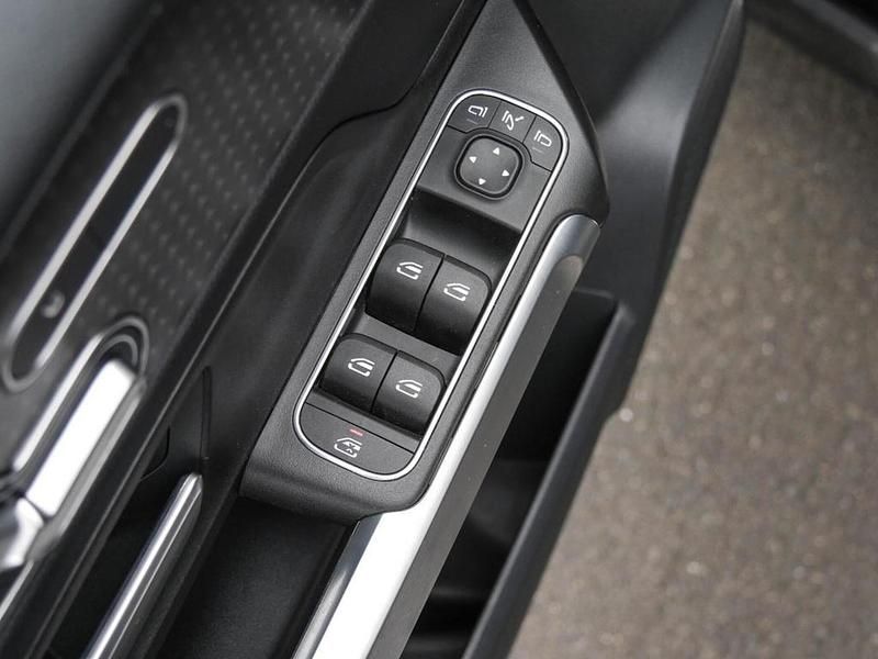 Gebraucht Mercedes GLB220 Progressive 140 PS (102 kW) 2024 Schwarz SUV