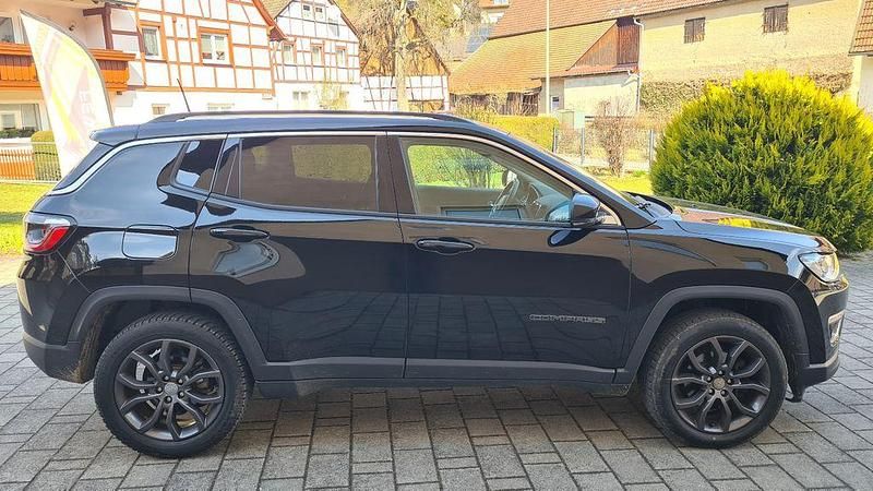 Gebraucht Jeep Compass Limited 140 PS (102 kW) 2017 Schwarz SUV