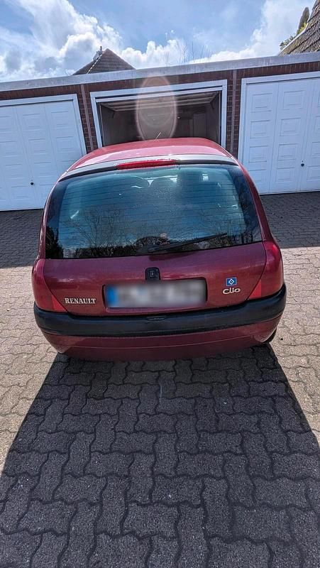 Gebraucht Renault Clio II 50 PS (36 kW) 1999 Rot Kleinwagen