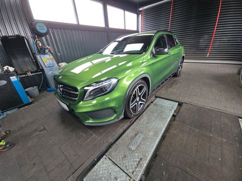 Gebraucht Mercedes GLA200 AMG 156 PS (114 kW) 2016 Grün SUV