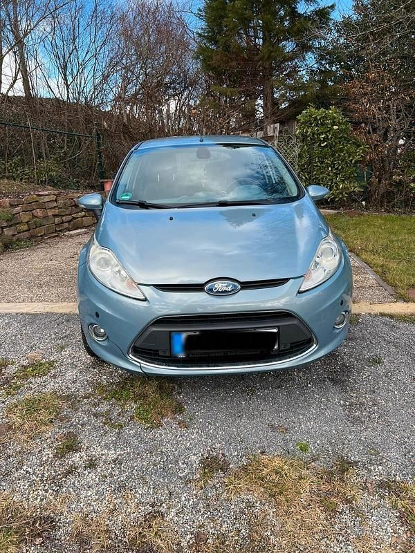 Gebraucht Ford Fiesta 97 PS (71 kW) 2010 Grau Kleinwagen