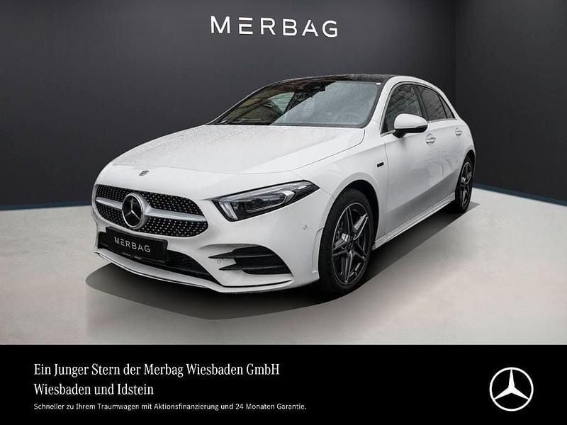 Polarweiß Gebraucht 2021 Mercedes A250 AMG line Limousine | 29.390 € (Fairer Preis) - Bild 1/4