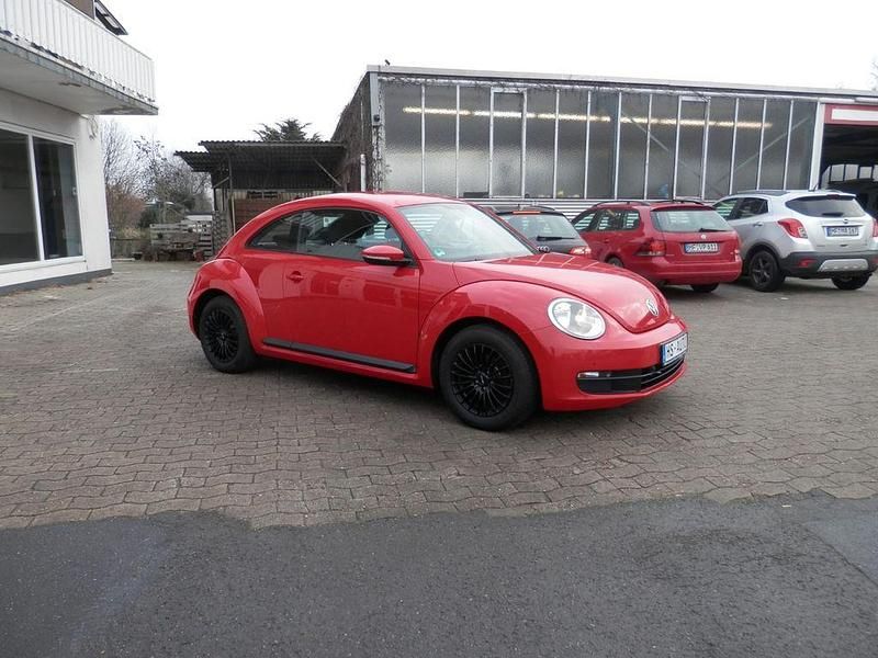 Gebraucht VW Beetle Basis 105 PS (77 kW) 2012 Tornadorot Kleinwagen