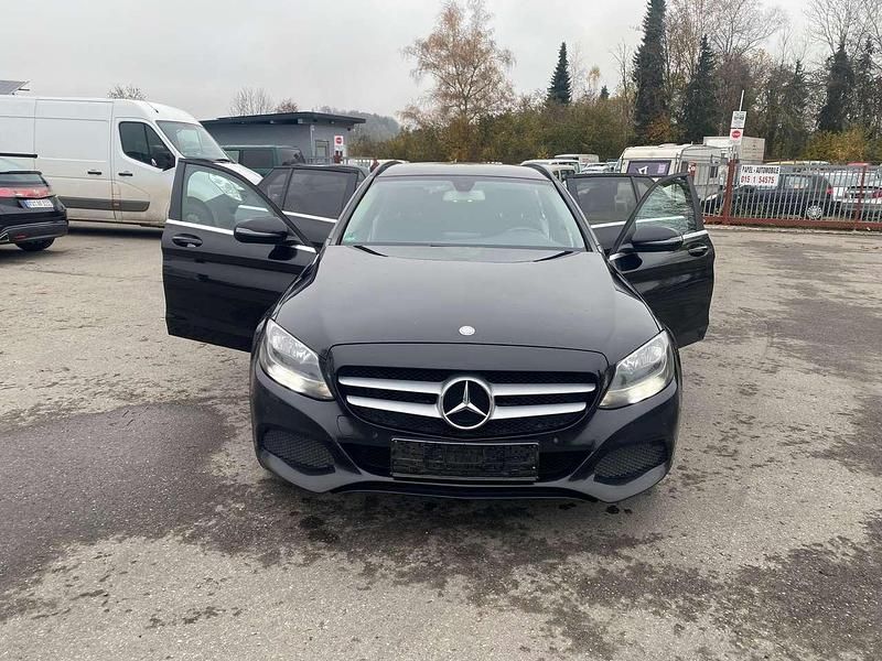 Schwarz Gebraucht 2016 Mercedes C200 Kombi | 7.990 € (Fairer Preis) - Bild 1/4