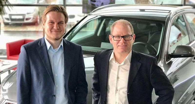 Grau Gebraucht 2024 VW Passat Business Kombi | 32.920 € (Superpreis) - Bild 1/1