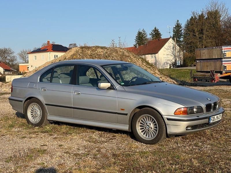 Gebraucht BMW 523 170 PS (125 kW) 1999 Silber Limousine