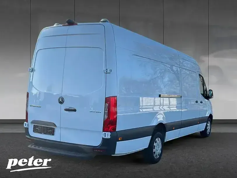 Gebraucht Mercedes Sprinter 190 PS (139 kW) 2024 Weiss Van