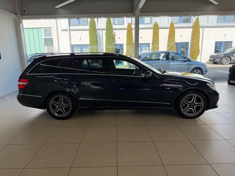 Gebraucht Mercedes E350 AMG 292 PS (214 kW) 2010 Schwarz Limousine