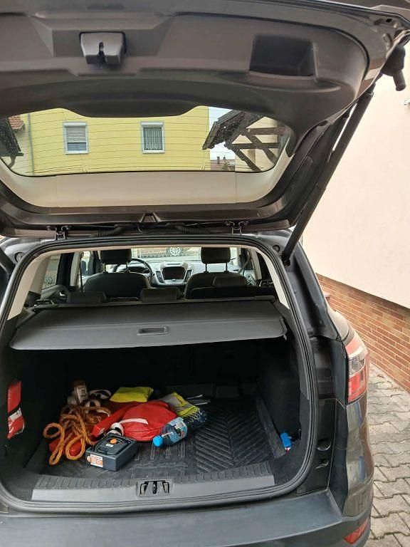 Gebraucht Ford Kuga Titanium 179 PS (131 kW) 2017 Grau SUV