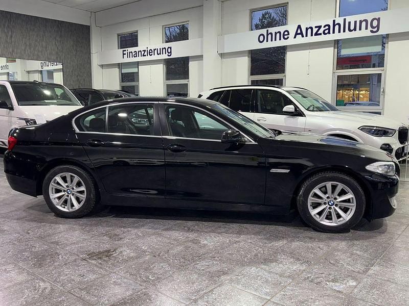 Gebraucht BMW 523 Sport Line 204 PS (150 kW) 2011 Schwarz Limousine