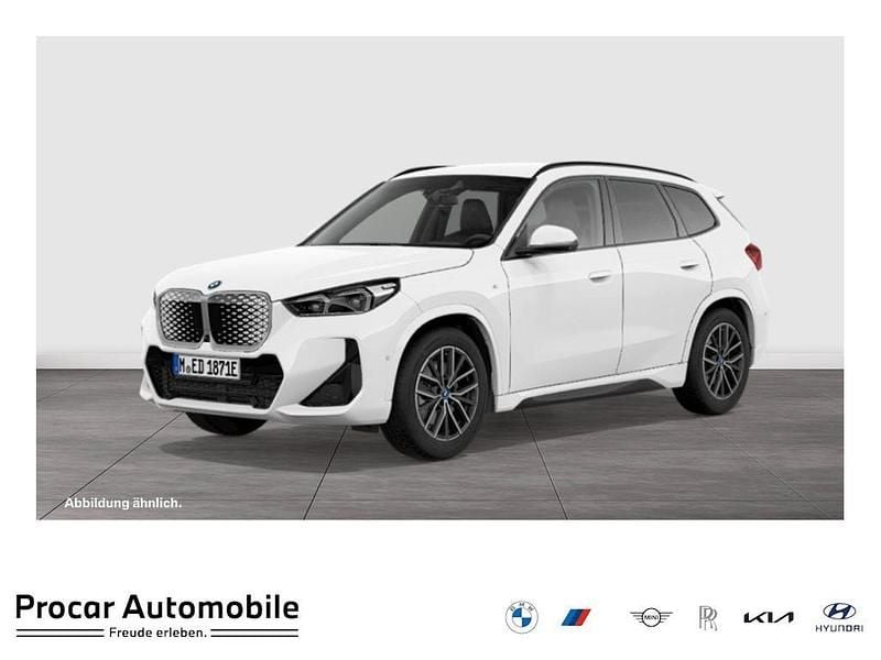 Weiß Neu 2025 BMW iX1 M Sport SUV | 49.829 € (Fairer Preis) - Bild 1/4
