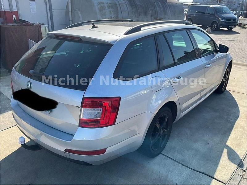 Gebraucht Skoda Octavia Ambition 150 PS (110 kW) 2014 Silber Kleinwagen