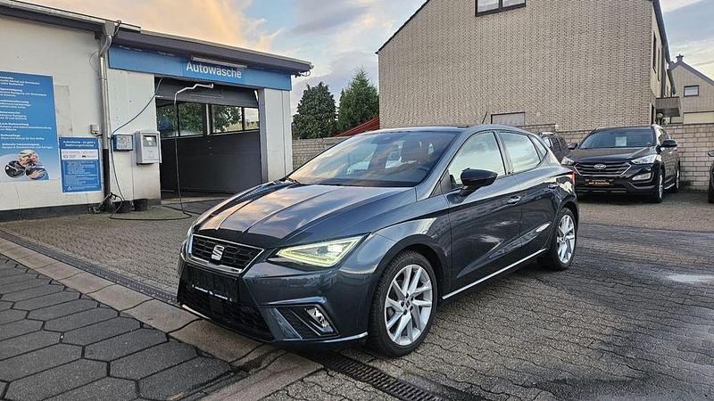 Grau Gebraucht 2023 Seat Ibiza FR Sport Limousine | 14.900 € (Fairer Preis) - Bild 1/4