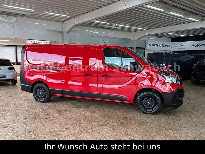 Gebraucht Renault Trafic Komfort 125 PS (91 kW) 2016 Rot Van / Kleinbus
