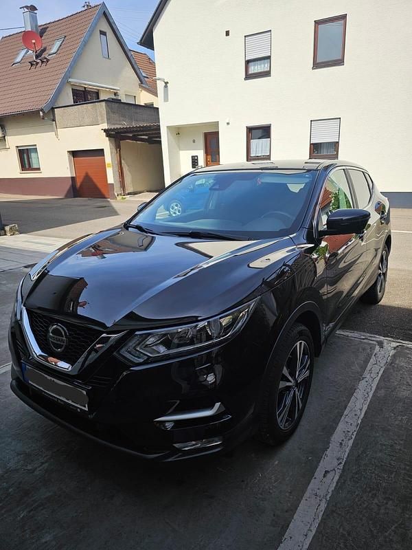 Schwarz Gebraucht 2019 Nissan Qashqai SUV | 15.000 € (Fairer Preis) - Bild 1/4
