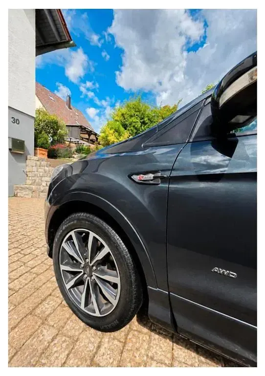 Gebraucht Ford Kuga ST-Line 179 PS (131 kW) 2018 Grün SUV