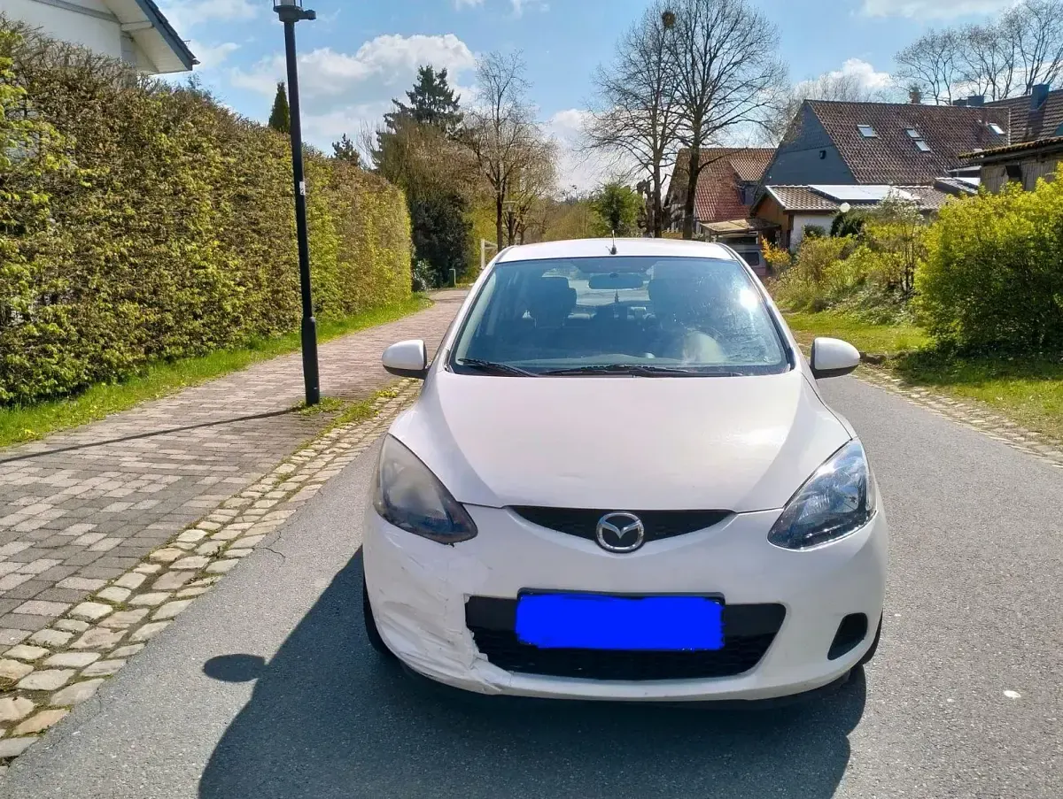Używany Mazda 2 86 KM (63 kW) 2010 Biały Hatchback