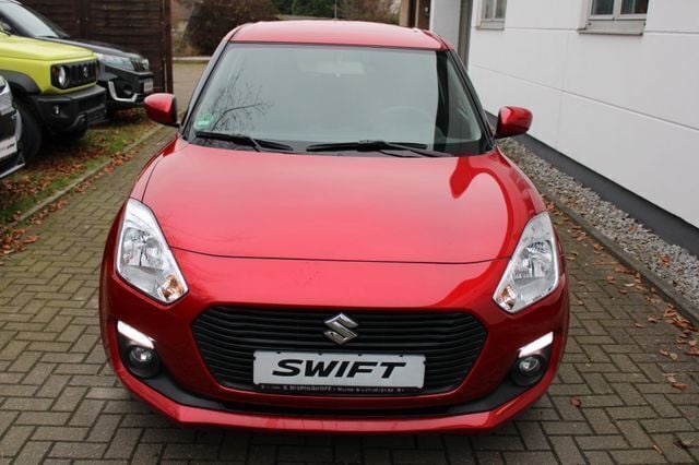 Gebraucht Suzuki Swift Comfort 90 PS (66 kW) 2018 Rot Kleinwagen