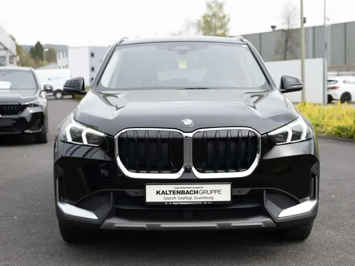 Gebraucht BMW X1 Sport Line 163 PS (119 kW) 2023 Schwarz SUV