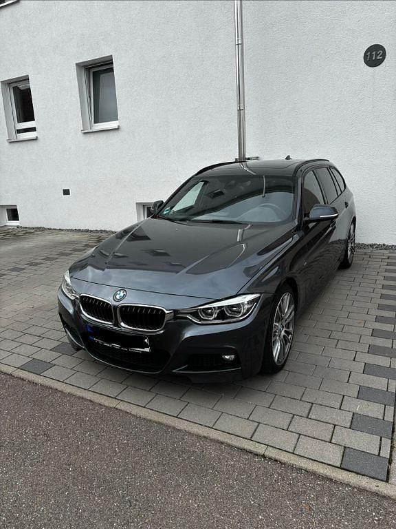 Grau Gebraucht 2016 BMW 320 M Sport Kombi | 16.490 € (Guter Preis) - Bild 1/4