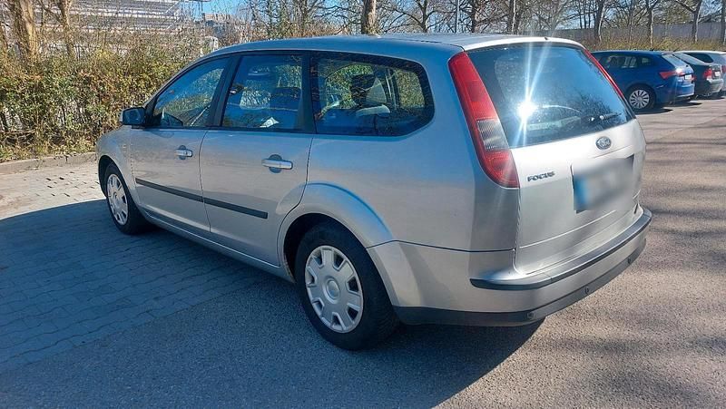Usata Ford Focus 110 CV (80 kW) 2007 Argento Berlina