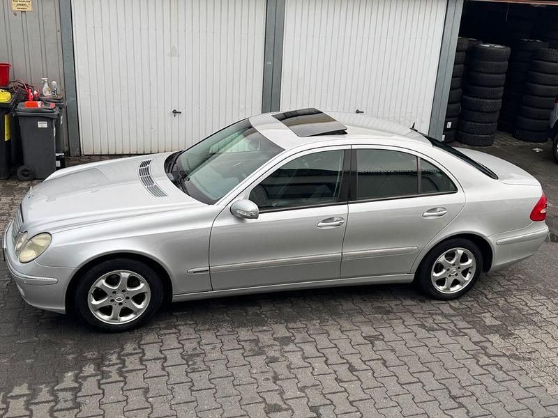 Gebraucht Mercedes E270 Elegance 177 PS (130 kW) 2004 Silber Limousine