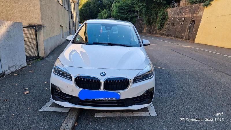 Weiß Gebraucht 2019 BMW 218 Van / Kleinbus | 19.000 € (Etwas zu teuer) - Bild 1/4