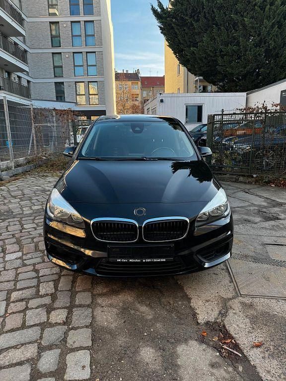 Schwarz Gebraucht 2015 BMW 216 Sport Line Kombi | 6.999 € (Guter Preis) - Bild 1/4