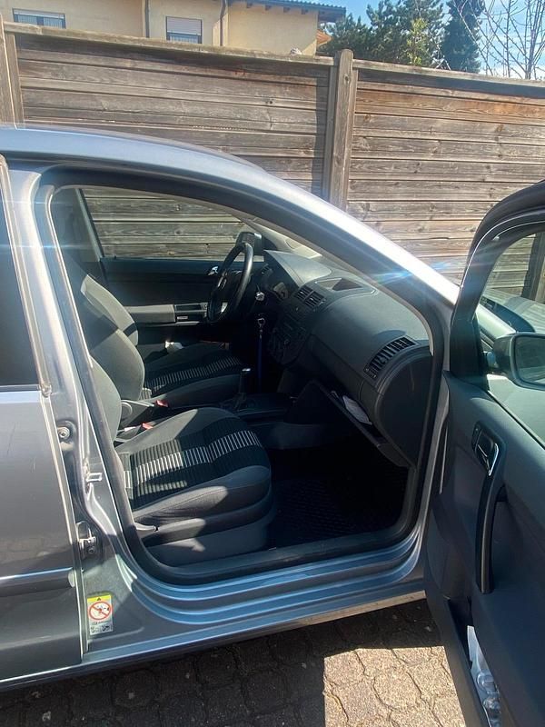 Gebraucht VW Polo 80 PS (58 kW) 2009 Grau Kleinwagen