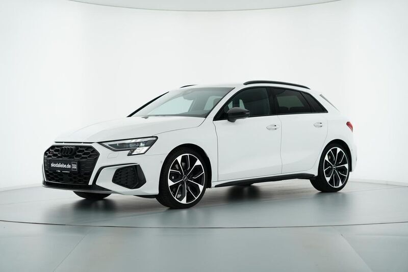 Ibisweiß Gebraucht 2024 Audi S3 Ambiente Limousine | 40.889 € (Superpreis) - Bild 1/4