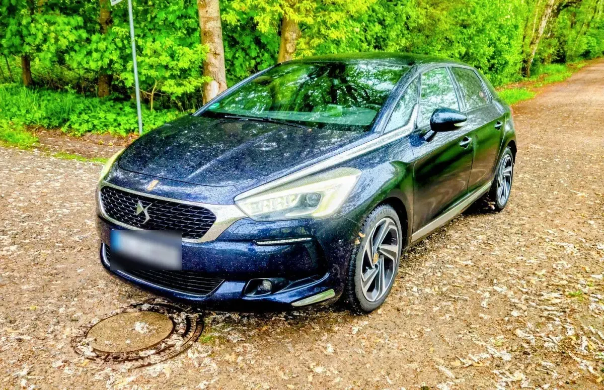 Gebraucht Citroën DS5 Sport Chic 181 PS (133 kW) 2015 Violett Kleinwagen