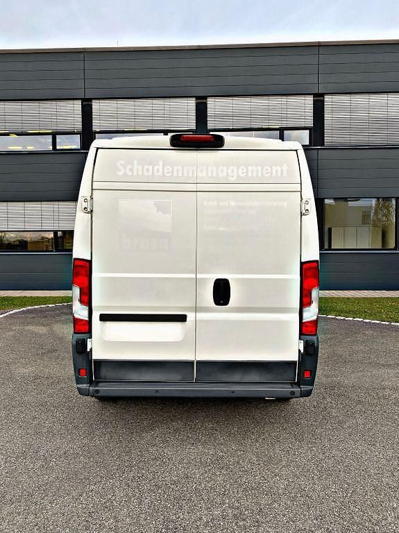 Gebraucht Peugeot Boxer 131 PS (96 kW) 2018 Weiß Van