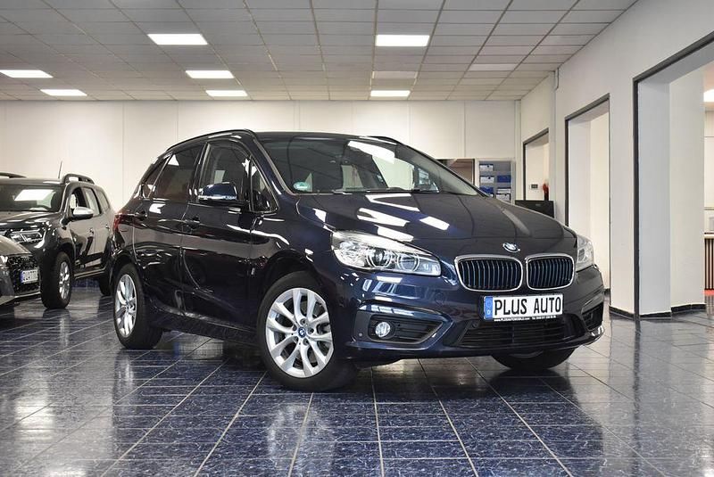 Imperialblau brillanteffekt Gebraucht 2017 BMW 225 iPerformance Van / Kleinbus | 15.770 € (Guter Preis) - Bild 1/4