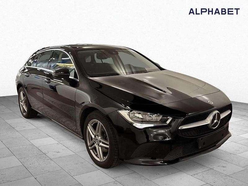 Gebraucht Mercedes CLA200 150 PS (110 kW) 2022 Nachtschwarz Kombi