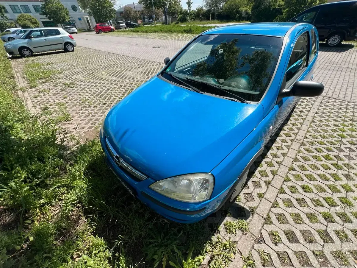 Używany Opel Corsa 75 KM (55 kW) 2004 Niebieski Hatchback