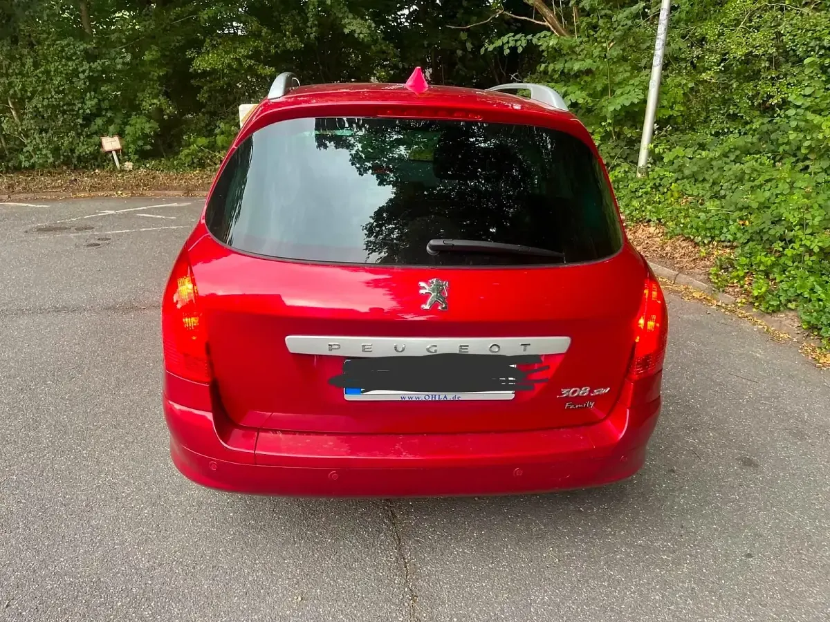 Gebraucht Peugeot 308 112 PS (82 kW) 2011 Rot Kombi