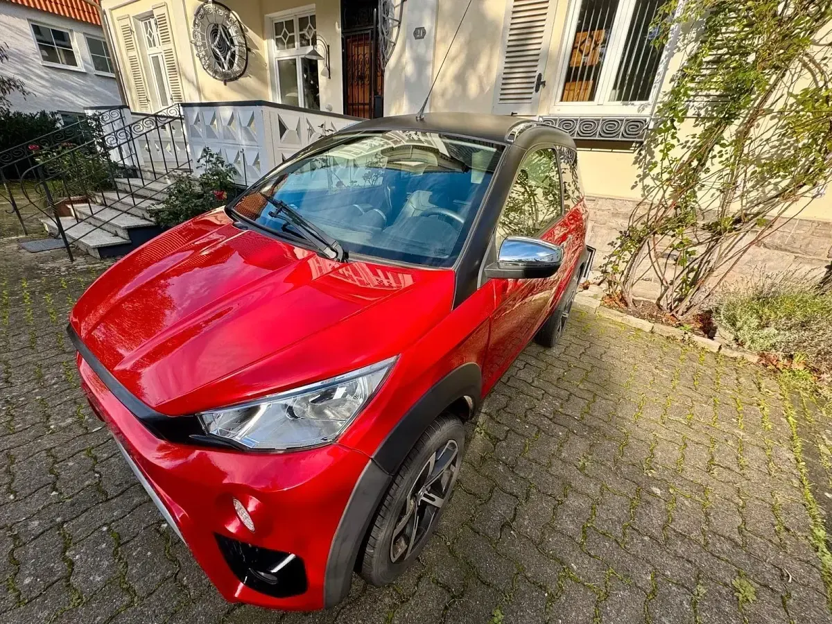 Używany Aixam Microcar Premium 2023 Czerwony Hatchback