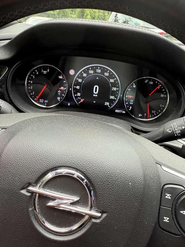 Gebraucht Opel Insignia Dynamic 260 PS (191 kW) 2017 Weiß Kleinwagen