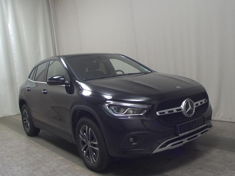 Gebraucht Mercedes GLA200 Progressive 150 PS (110 kW) 2023 Schwarz SUV
